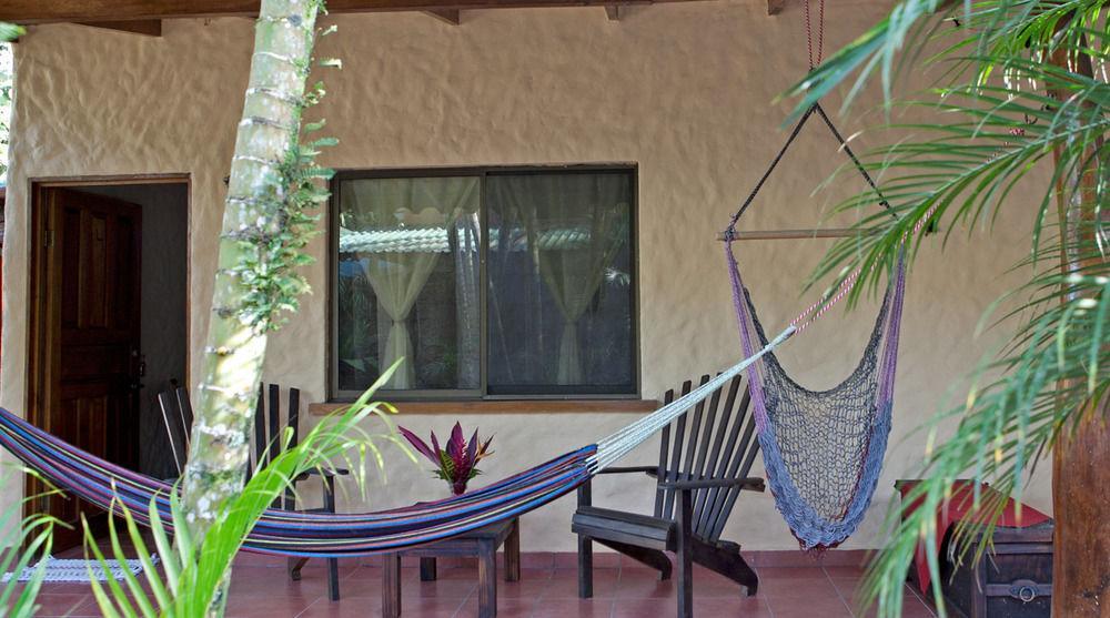 Hotel Caribbean Coconut Кахуита Екстериор снимка