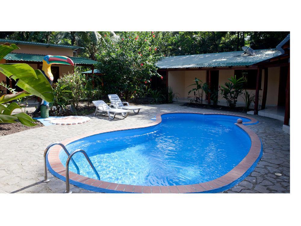 Hotel Caribbean Coconut Кахуита Екстериор снимка