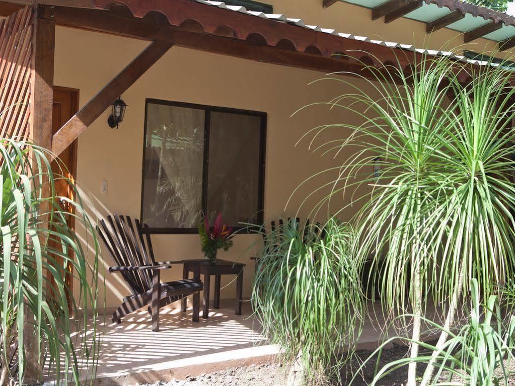 Hotel Caribbean Coconut Кахуита Екстериор снимка