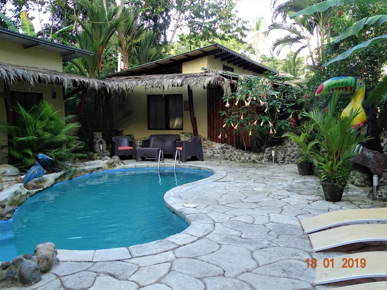 Hotel Caribbean Coconut Кахуита Екстериор снимка